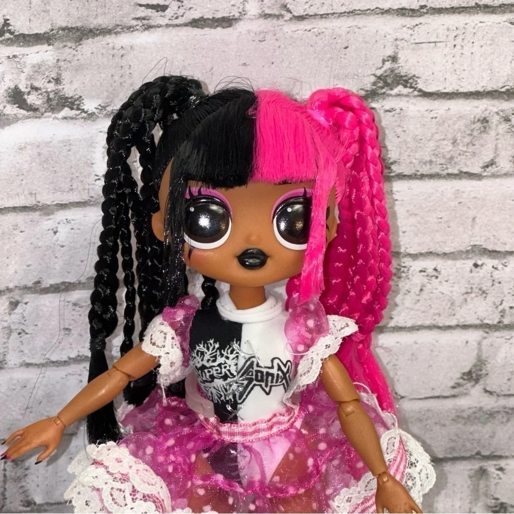 L.O.L. Surprise! LOL Surprise OMG Rock Metal Chick Remix Fashion Punk Doll